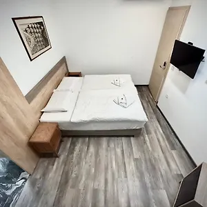 verificați disponibilitatea
